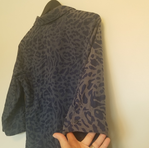 N.W.D women's blue burnout leopard print button front shirt - Picture 3 of 13